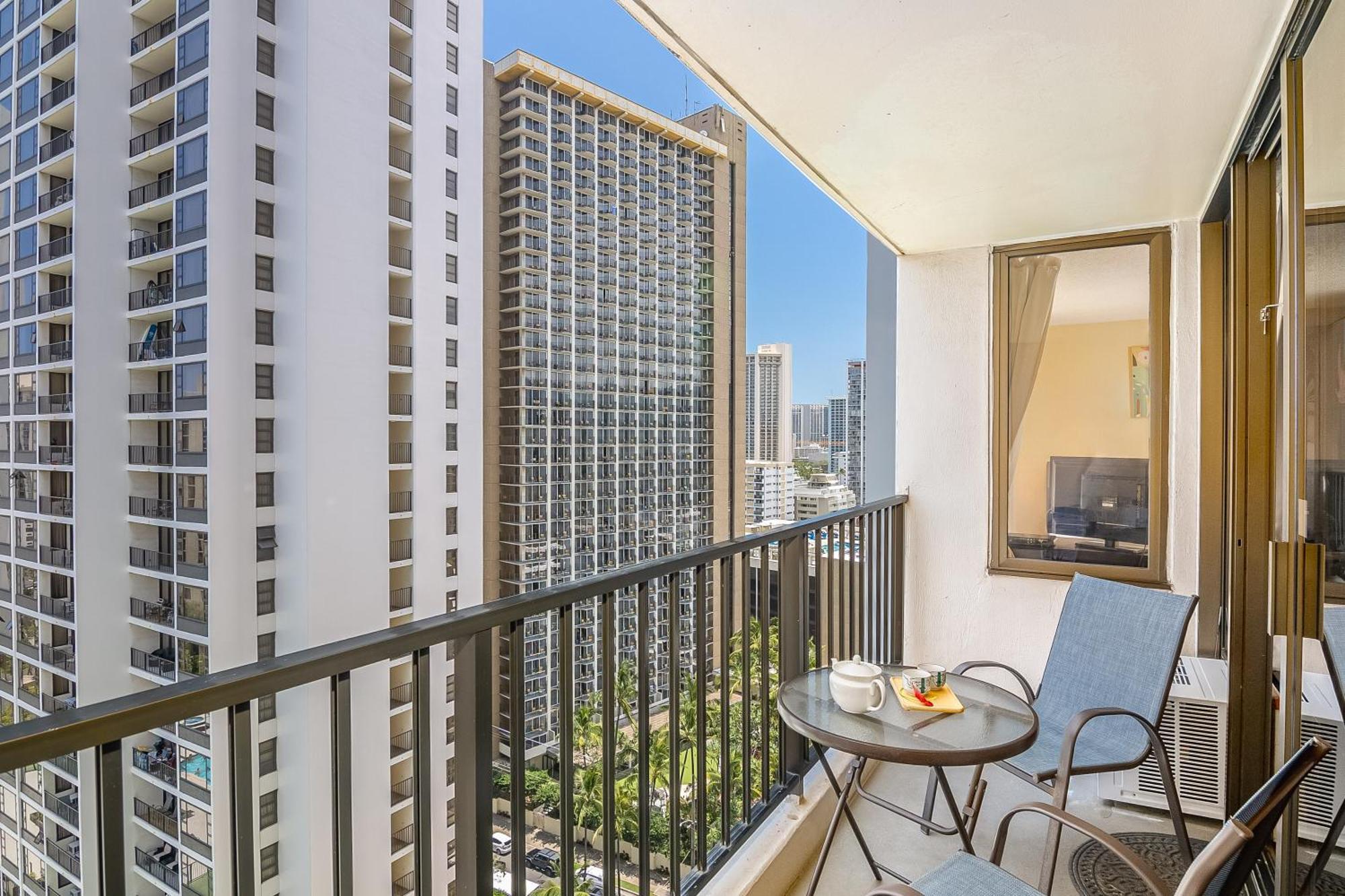 Beautiful 1Br, Steps To Waikiki Beach And Parking Гонолулу Экстерьер фото